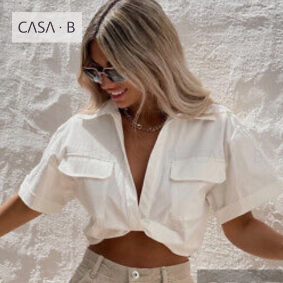 5⭐️CASA B | Christy Twist Front Cropped Plunge Front Pocket Blouse - Picture 9 of 11